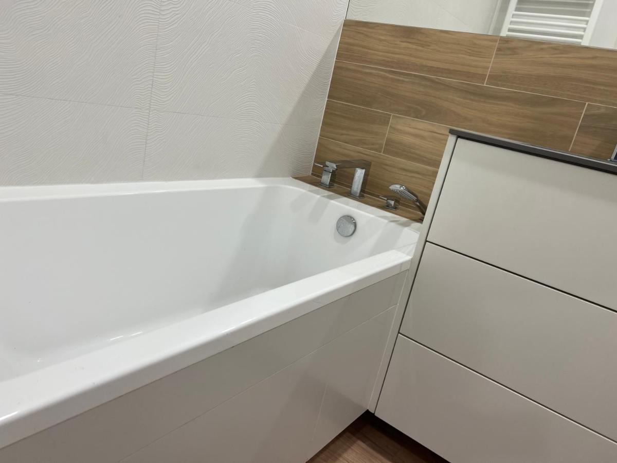 Apartament Mieszczanski Klima-Parkigfree2X-Netflix-Youtube Wroclaw Luaran gambar